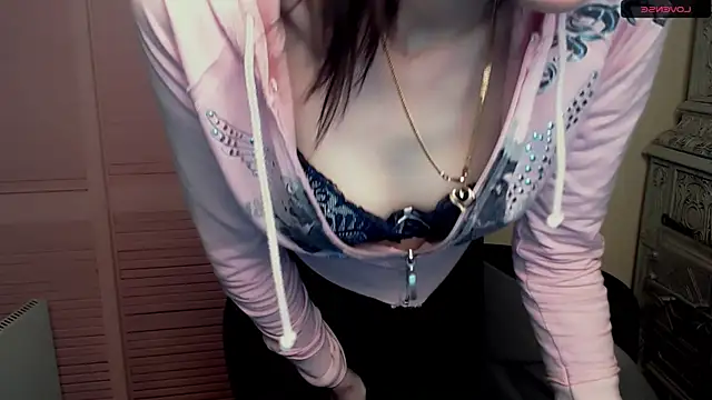 Snapshot of AmandaSell chatting on 8, 1, 2025 AmandaSell online show from 8, 1, 2025