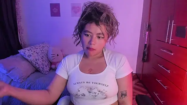 StephaniFox online show from 13, 10, 2025