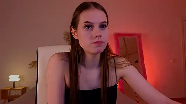 Snapshot of mo11y_kitten chatting on 10, 2, 2025 mo11y kitten online show from 10, 2, 2025