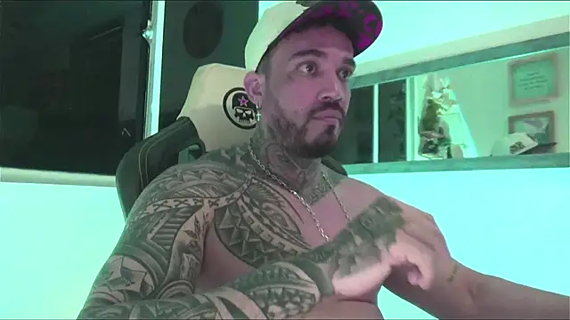 Snapshot of Angel_sex_latin chatting on 31, 12, 2024 Angel sex latin online show from 31, 12, 2024