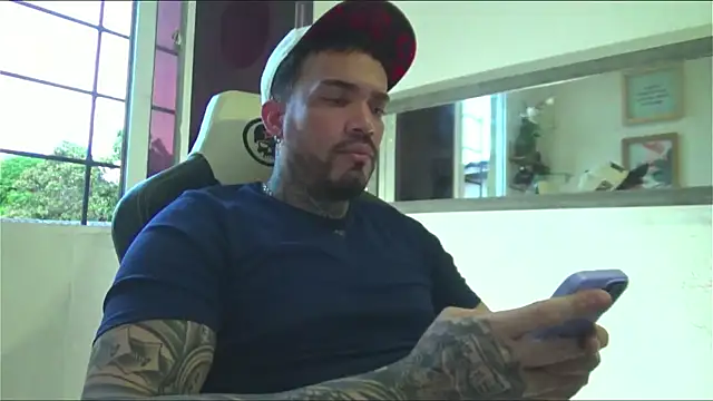 Snapshot of Angel_sex_latin chatting on 31, 12, 2024 Angel sex latin online show from 31, 12, 2024