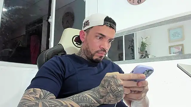 Snapshot of Angel_sex_latin chatting on 1, 1, 2025 Angel sex latin online show from 1, 1, 2025