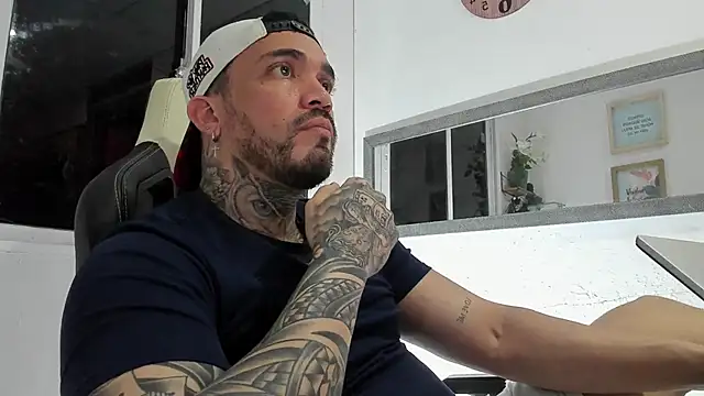 Snapshot of Angel_sex_latin chatting on 1, 1, 2025 Angel sex latin online show from 1, 1, 2025