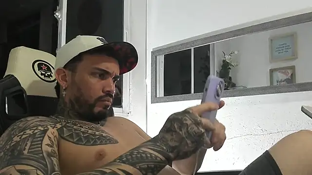 Snapshot of Angel_sex_latin chatting on 2, 1, 2025 Angel sex latin online show from 2, 1, 2025