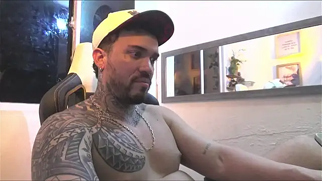 Snapshot of Angel_sex_latin chatting on 4, 1, 2025 Angel sex latin online show from 4, 1, 2025