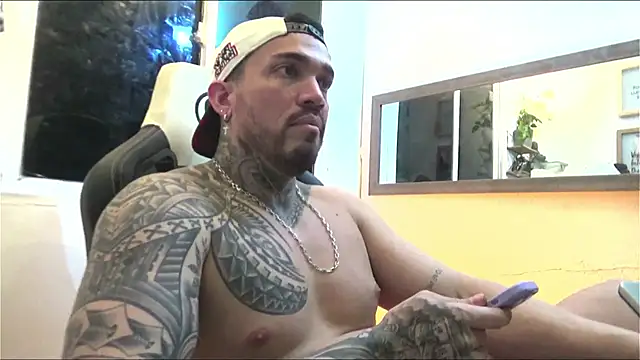 Snapshot of Angel_sex_latin chatting on 4, 1, 2025 Angel sex latin online show from 4, 1, 2025