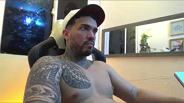 Snapshot of Angel_sex_latin chatting on 12, 1, 2025 Angel sex latin online show from 12, 1, 2025