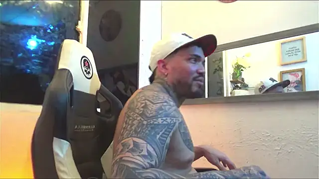 Snapshot of Angel_sex_latin chatting on 19, 1, 2025 Angel sex latin online show from 19, 1, 2025