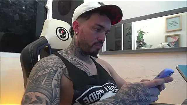 Snapshot of Angel_sex_latin chatting on 31, 1, 2025 Angel sex latin online show from 31, 1, 2025