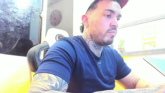 Snapshot of Angel_sex_latin chatting on 4, 2, 2025 Angel sex latin online show from 4, 2, 2025