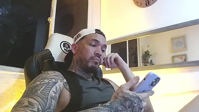 Snapshot of Angel_sex_latin chatting on 2, 3, 2025 Angel sex latin online show from 2, 3, 2025