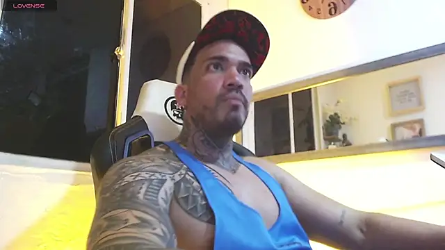 Snapshot of Angel_sex_latin chatting on 6, 3, 2025 Angel sex latin online show from 6, 3, 2025