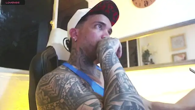 Snapshot of Angel_sex_latin chatting on 6, 3, 2025 Angel sex latin online show from 6, 3, 2025