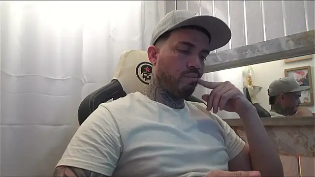 Snapshot of Angel_sex_latin chatting on 9, 10, 2025 Angel sex latin online show from 9, 10, 2025