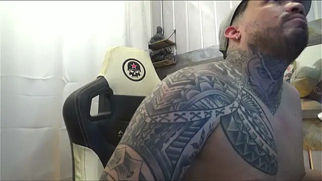 Snapshot of Angel_sex_latin chatting on 11, 10, 2025 Angel sex latin online show from 11, 10, 2025