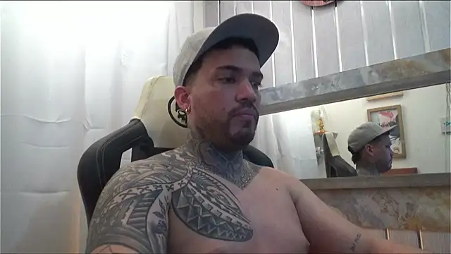 Snapshot of Angel_sex_latin chatting on 12, 10, 2025 Angel sex latin online show from 12, 10, 2025