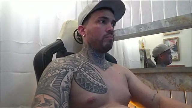 Snapshot of Angel_sex_latin chatting on 14, 10, 2025 Angel sex latin online show from 14, 10, 2025