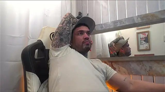 Snapshot of Angel_sex_latin chatting on 16, 10, 2025 Angel sex latin online show from 16, 10, 2025