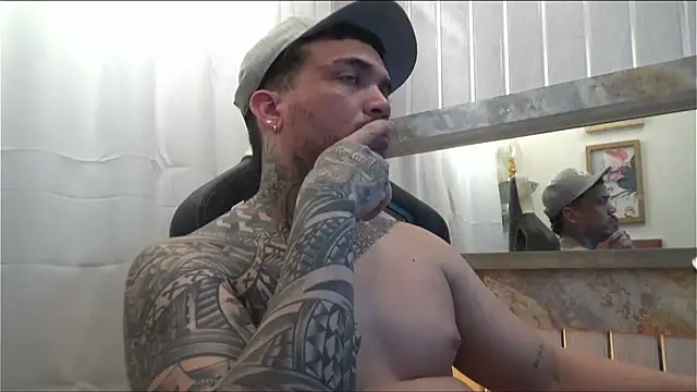 Snapshot of Angel_sex_latin chatting on 23, 10, 2025 Angel sex latin online show from 23, 10, 2025