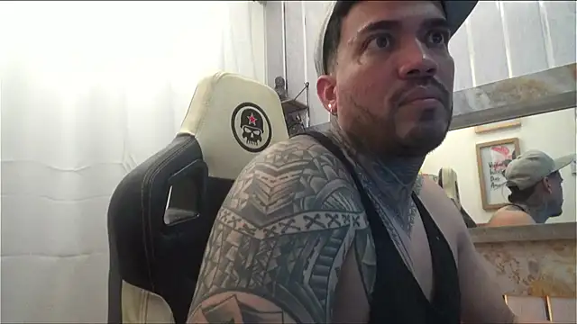 Snapshot of Angel_sex_latin chatting on 31, 10, 2025 Angel sex latin online show from 31, 10, 2025