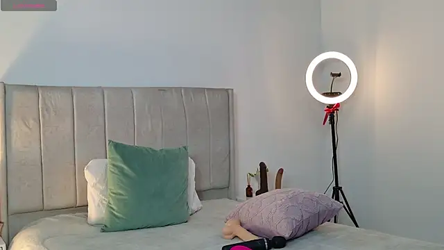1m megan online show from 7, 7, 2026
