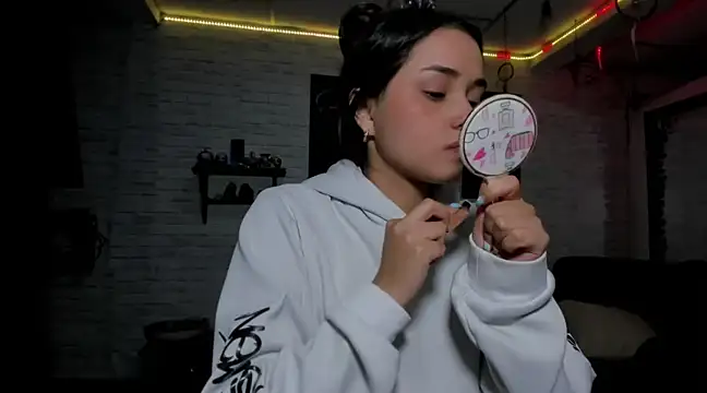 Kimmymadison- online show from 4, 12, 2024