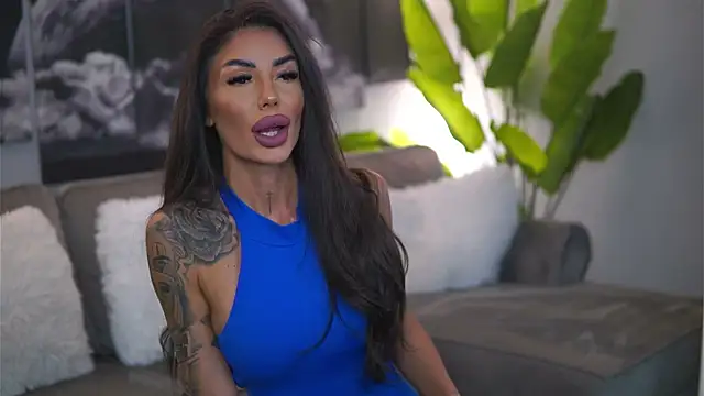 RaquelleVon online show from 12, 9, 2025