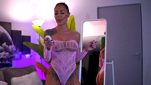 RaquelleVon online show from 22, 11, 2025