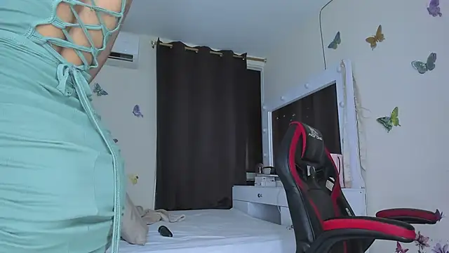 sofiacastillo01 online show from 3, 10, 2025