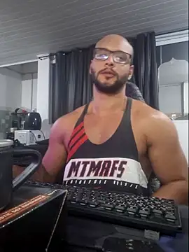 Snapshot of SexyBoyRJ chatting on 4, 12, 2025 SexyBoyRJ online show from 4, 12, 2025