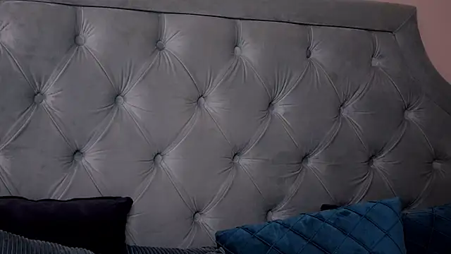 Snapshot of LucyAddison chatting on 23, 2, 2025 LucyAddison online show from 23, 2, 2025