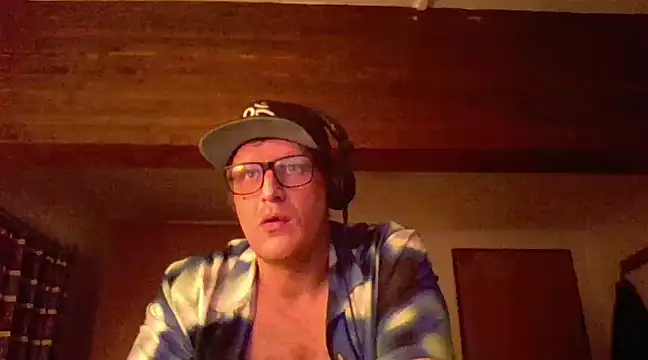 Snapshot of Bigthroaterboy chatting on 4, 1, 2025 Bigthroaterboy online show from 4, 1, 2025
