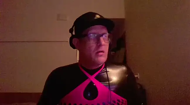 Snapshot of Bigthroaterboy chatting on 6, 3, 2025 Bigthroaterboy online show from 6, 3, 2025