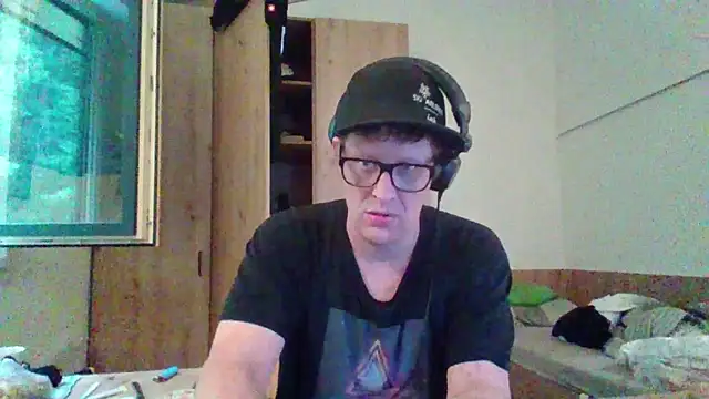 Snapshot of Bigthroaterboy chatting on 8, 9, 2025 Bigthroaterboy online show from 8, 9, 2025