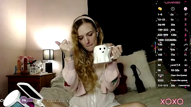 Snapshot of EllieeRose chatting on 13, 9, 2025 EllieeRose online show from 13, 9, 2025