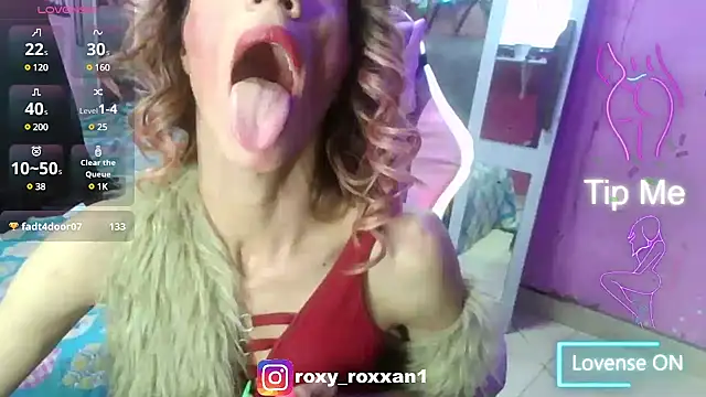 Snapshot of roxy_roxxan chatting on 23, 3, 2025 roxy roxxan online show from 23, 3, 2025