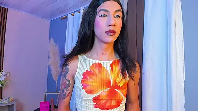 sofiaa grey  online show from 13, 10, 2025