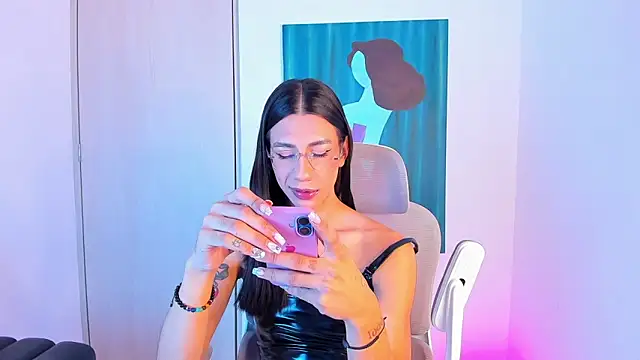 sofiaa grey  online show from 28, 5, 2026