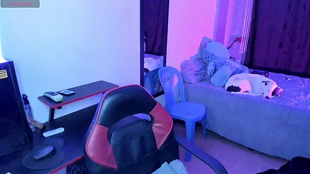 Snapshot of MIABOOBS__ chatting on 8, 10, 2025 MIABOOBS online show from 8, 10, 2025