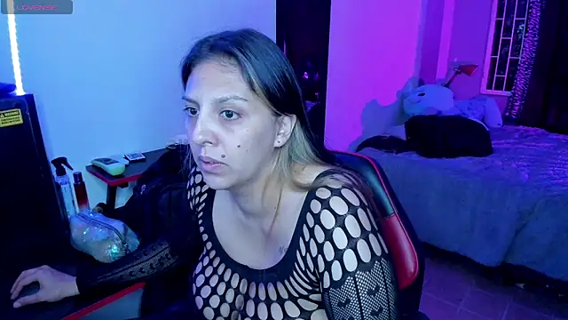 Snapshot of MIABOOBS__ chatting on 10, 10, 2025 MIABOOBS online show from 10, 10, 2025