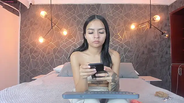 leigh-angels online show from 17, 11, 2025