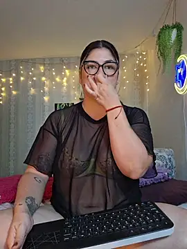 Snapshot of Juliietha_servas chatting on 3, 7, 2026 Juliietha servas online show from 3, 7, 2026