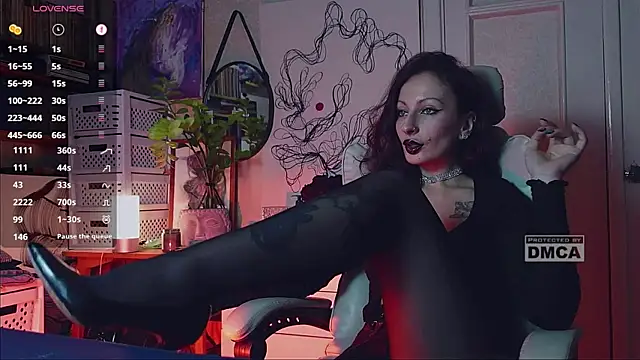 Snapshot of _owner chatting on 7, 1, 2025 owner online show from 7, 1, 2025