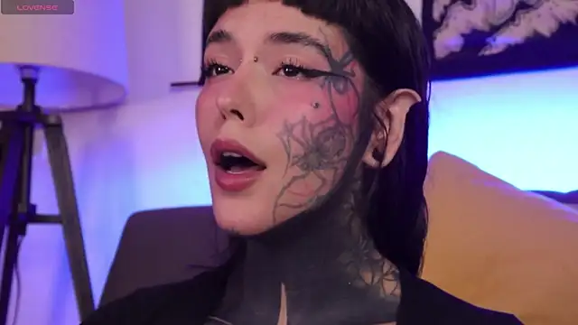 SylveonFox online show from 10, 10, 2025