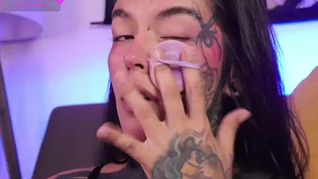 SylveonFox online show from 22, 10, 2025