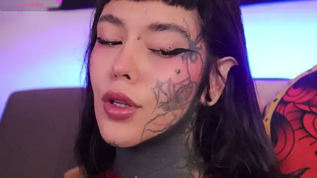 SylveonFox online show from 20, 11, 2025