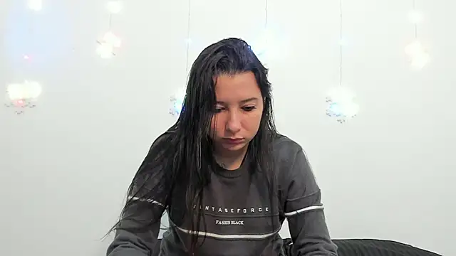 cami-01 online show from 24, 12, 2024