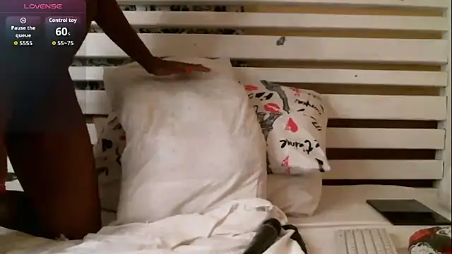 black sexy queen online show from 7, 11, 2025