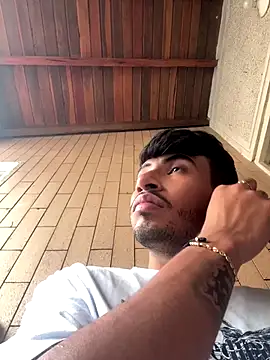 Snapshot of tom_thick chatting on 8, 1, 2026 tom thick online show from 8, 1, 2026