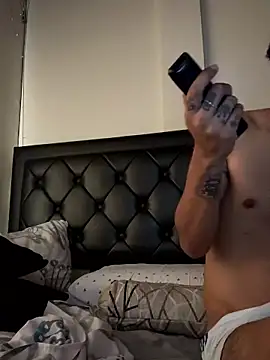 Snapshot of tom_thick chatting on 15, 1, 2026 tom thick online show from 15, 1, 2026